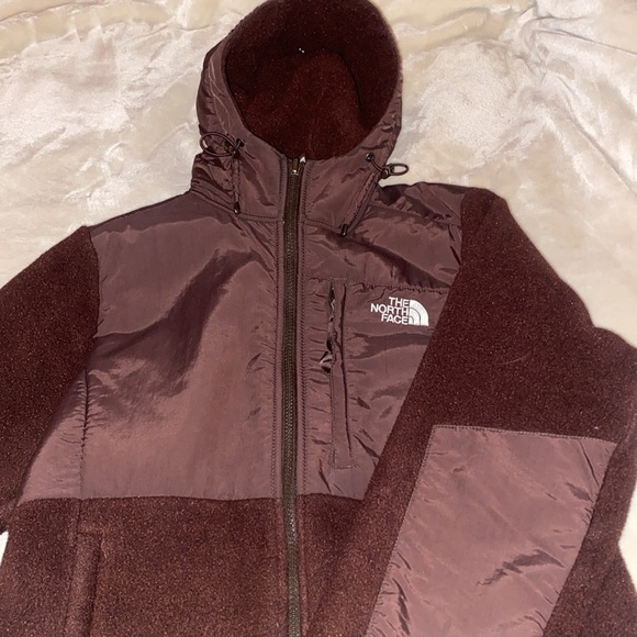 The North Face Hooded Fleece - Picture 2 of 3